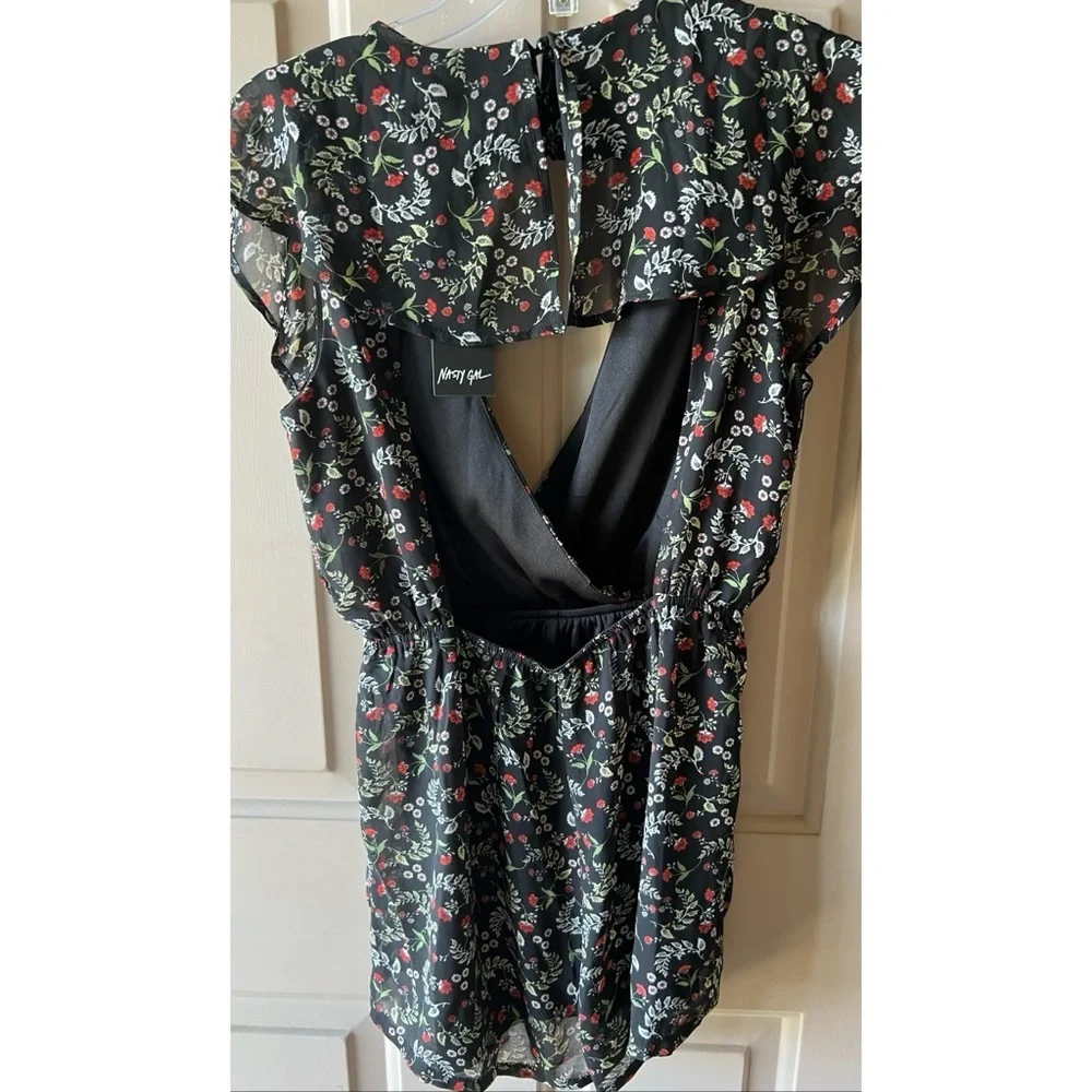Nasty Gal Women's Black Ditzy Floral Open Back Playsuit Romper NWT 8 #1137 - Picture 6 of 6